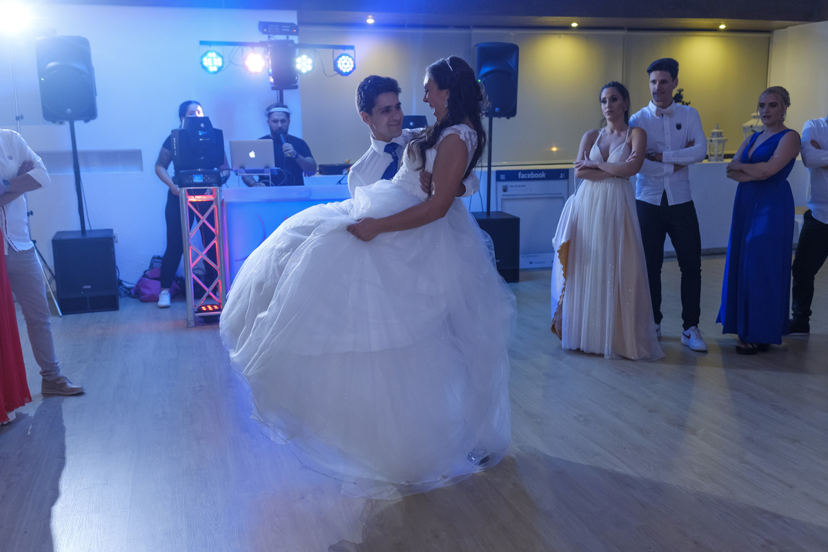 Marido a pegar na mulher