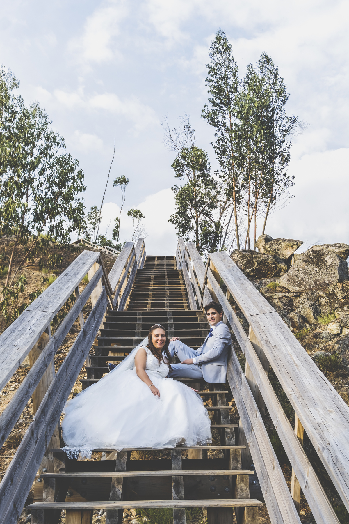 Casal nos degraus Passadiços
