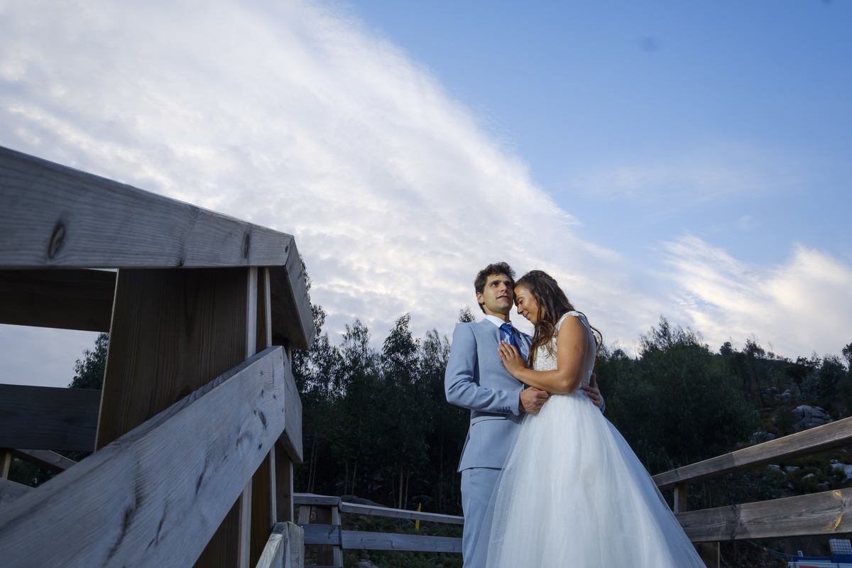 Ana & André apaixonados ao pôr-do-sol