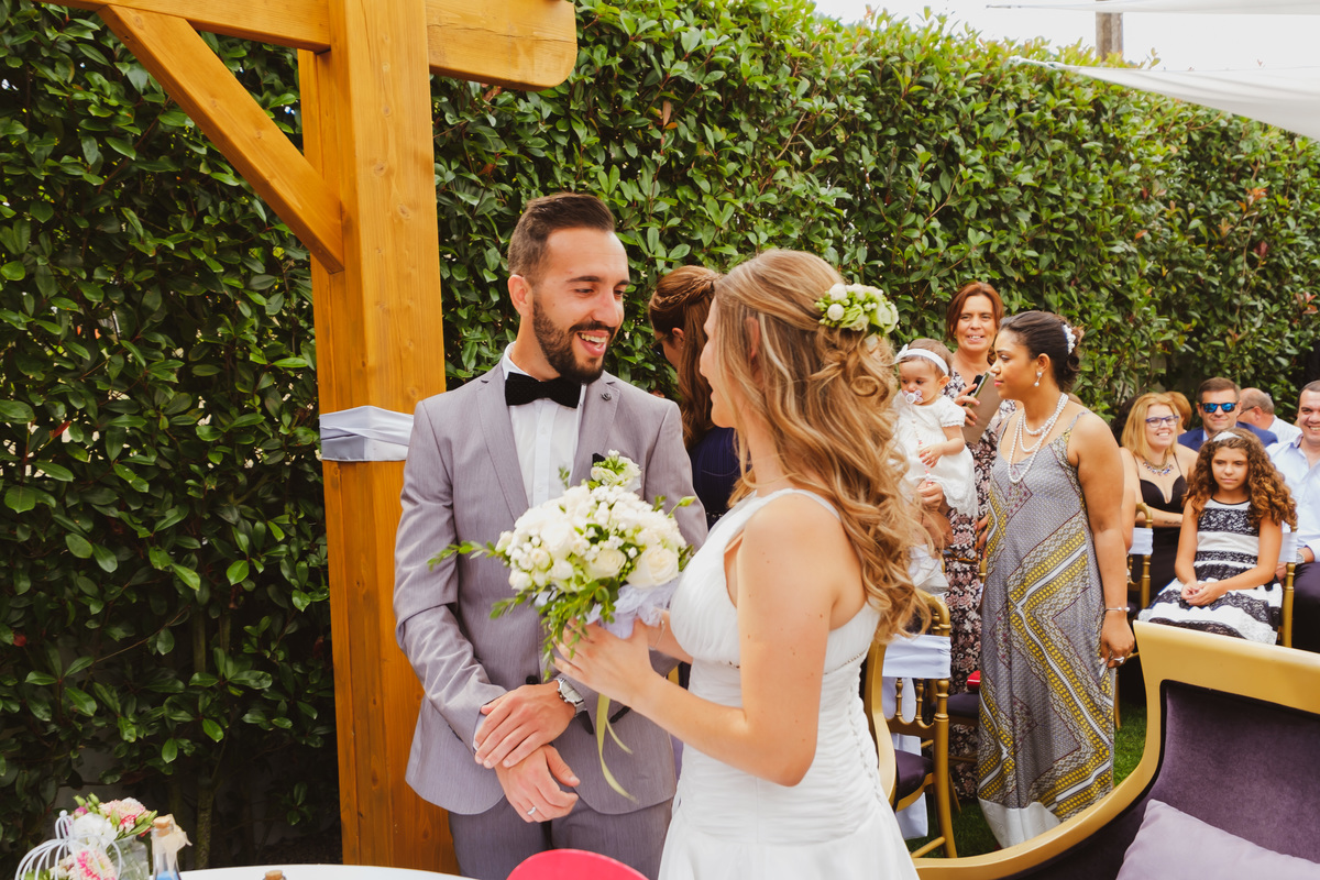 Noivos encontrar-se no altar