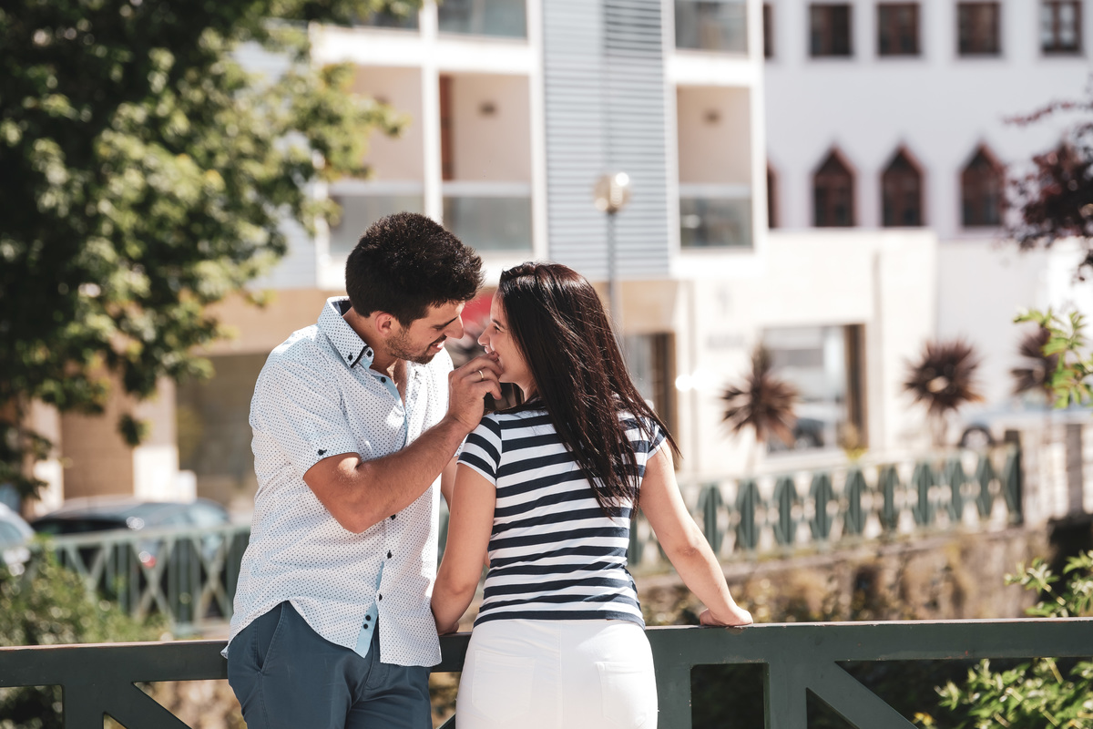 Álvaro a acariciar a noiva