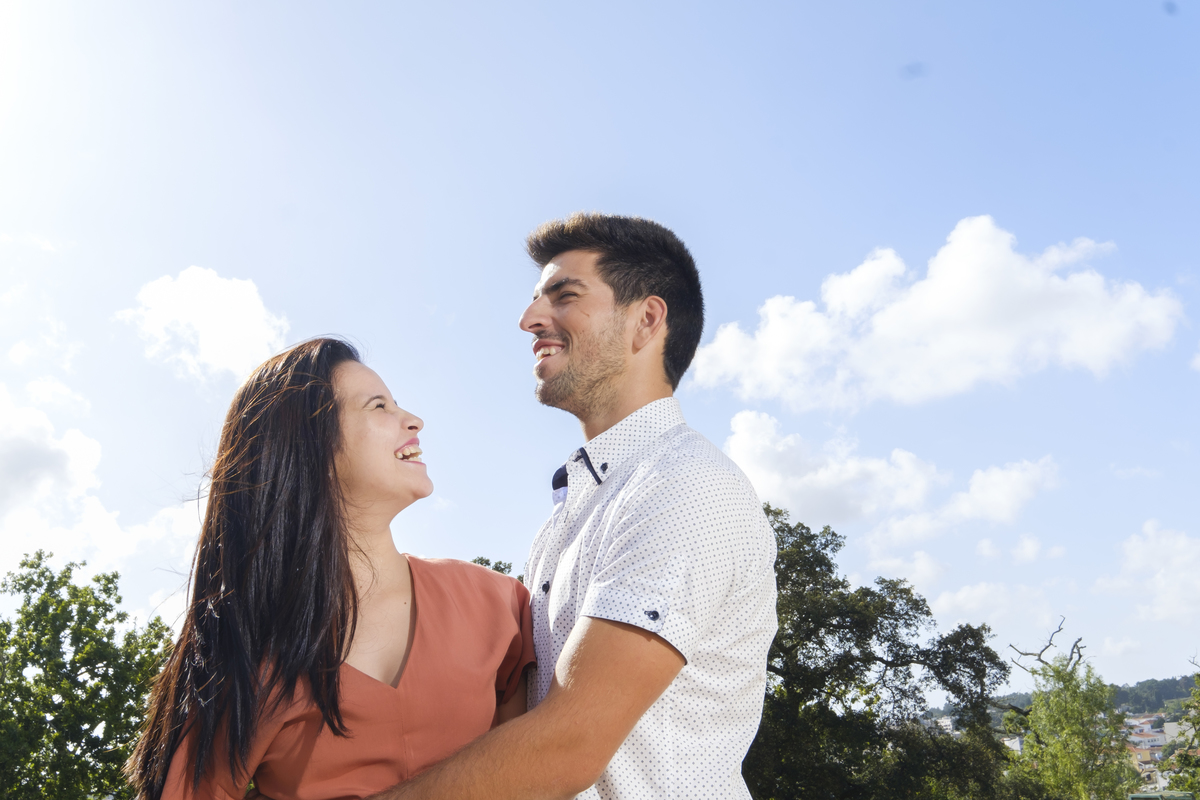 Joana e Álvaro na sessão fotográfica no castelo
