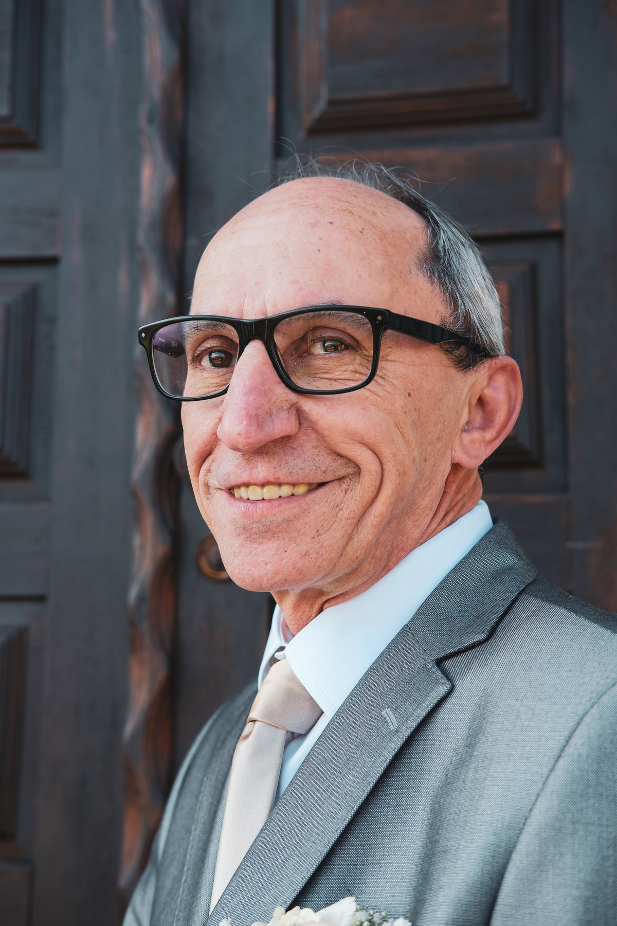 Marido Eugénio feliz para se casar