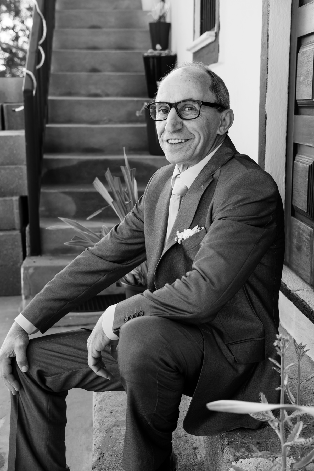 Marido Eugénio na sessão fotográfica em casa em Vale de Cambra