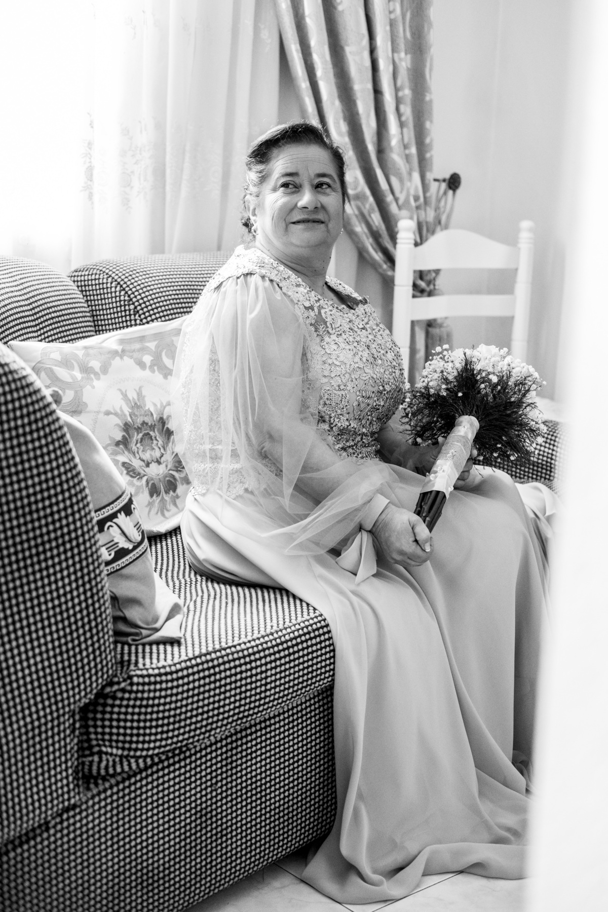 Mulher Rosa com o ramo de noiva