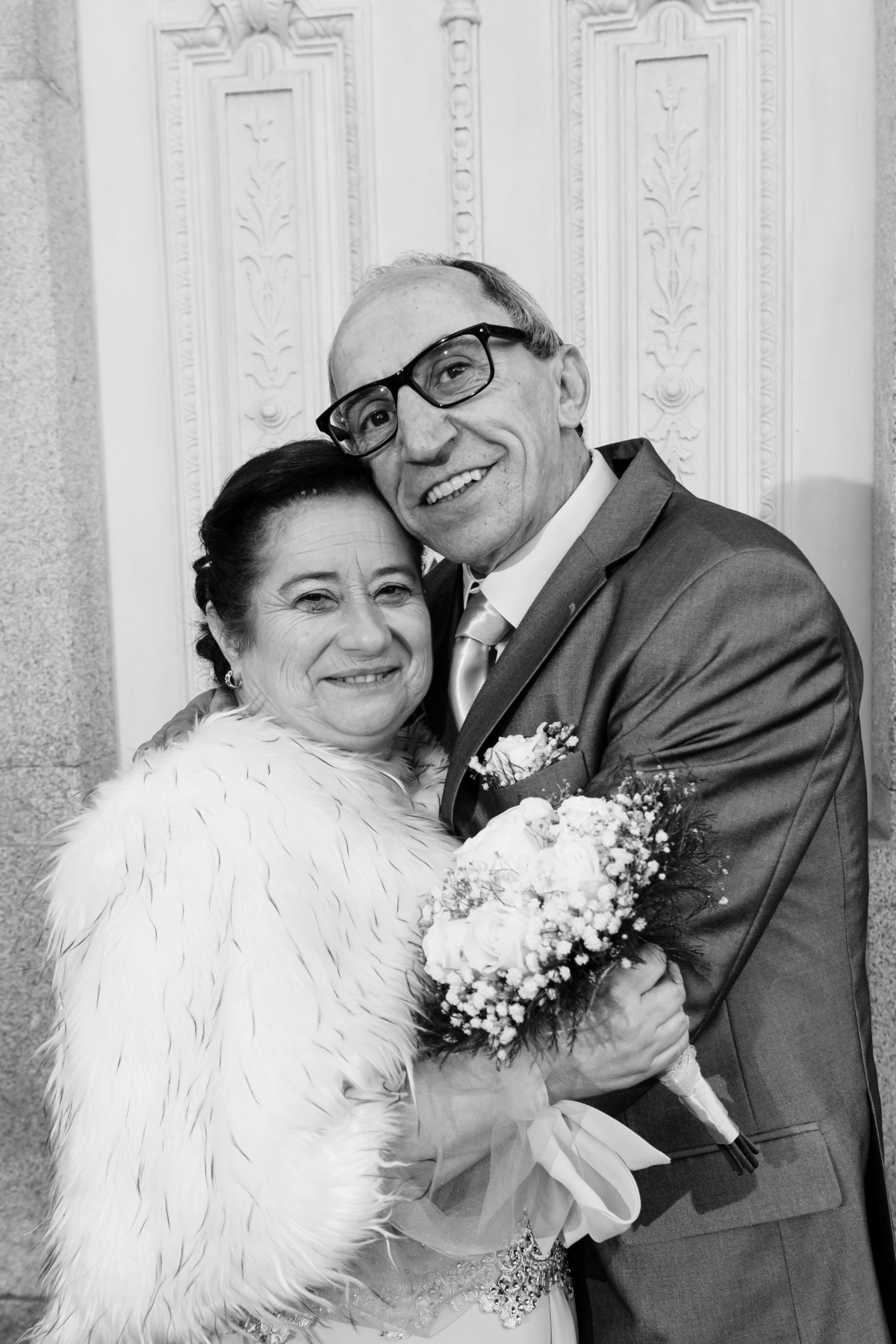 Casal apaixonado na sessão fotográfica