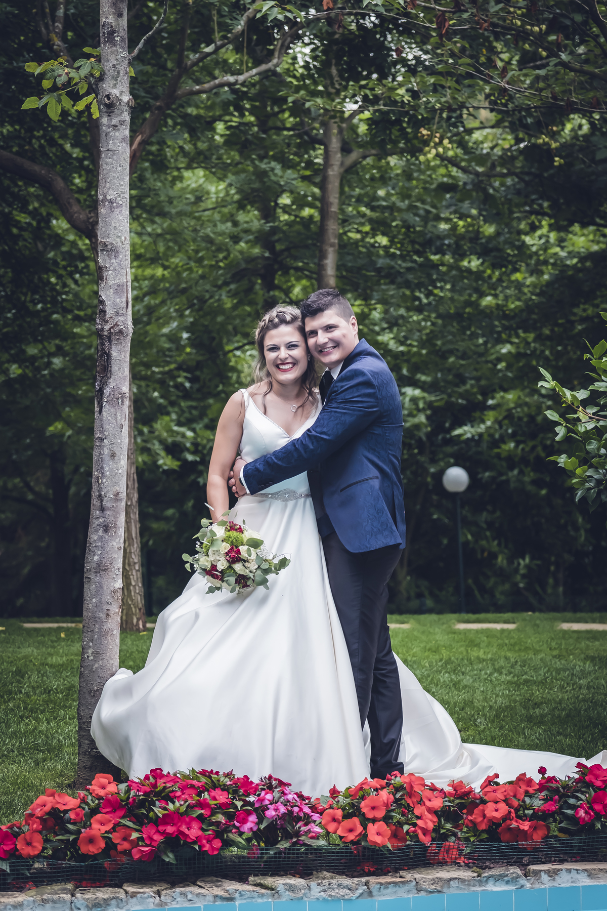 Marido a abraçar a mulher