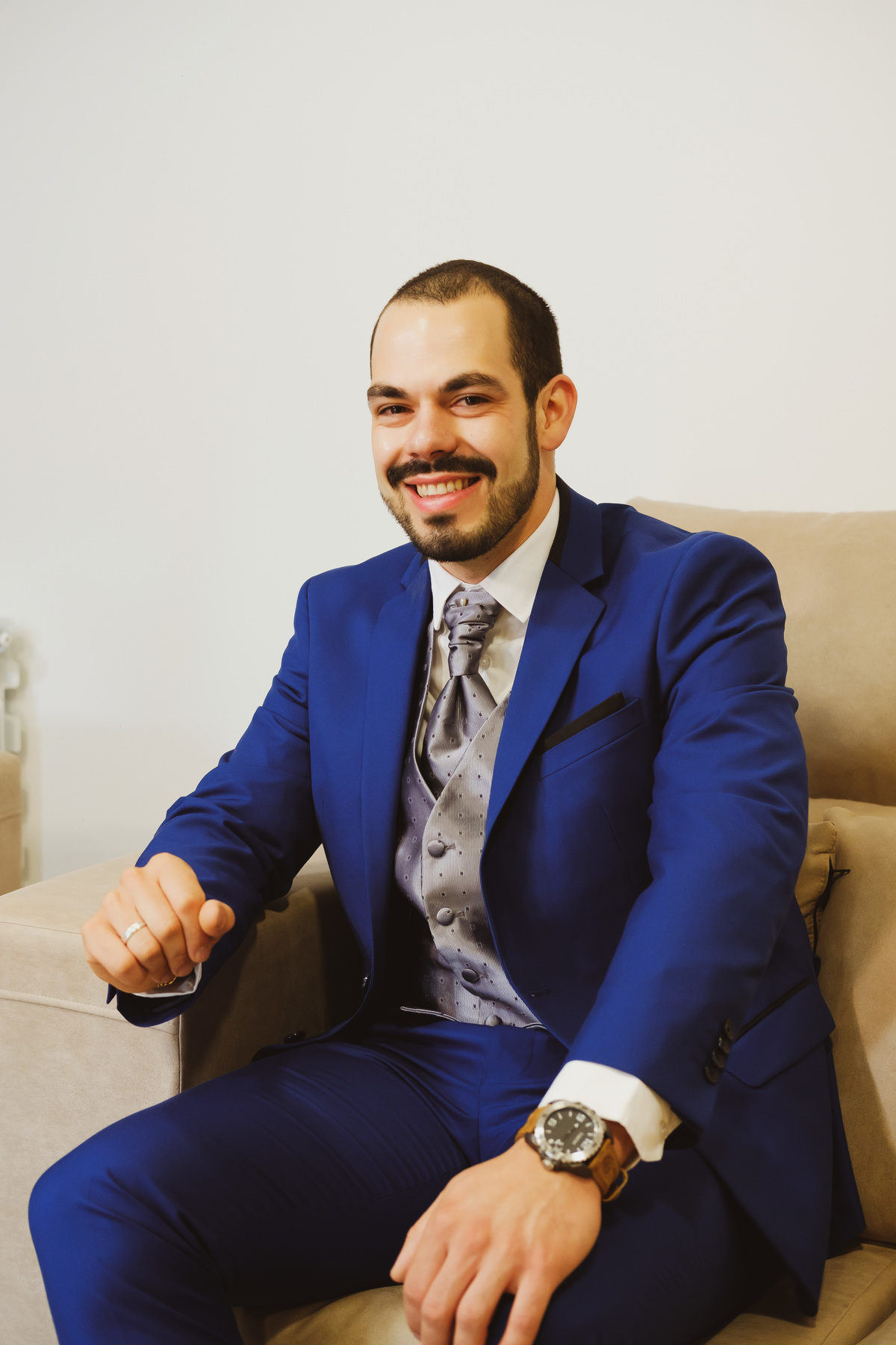 Noivo em sessão fotográfica