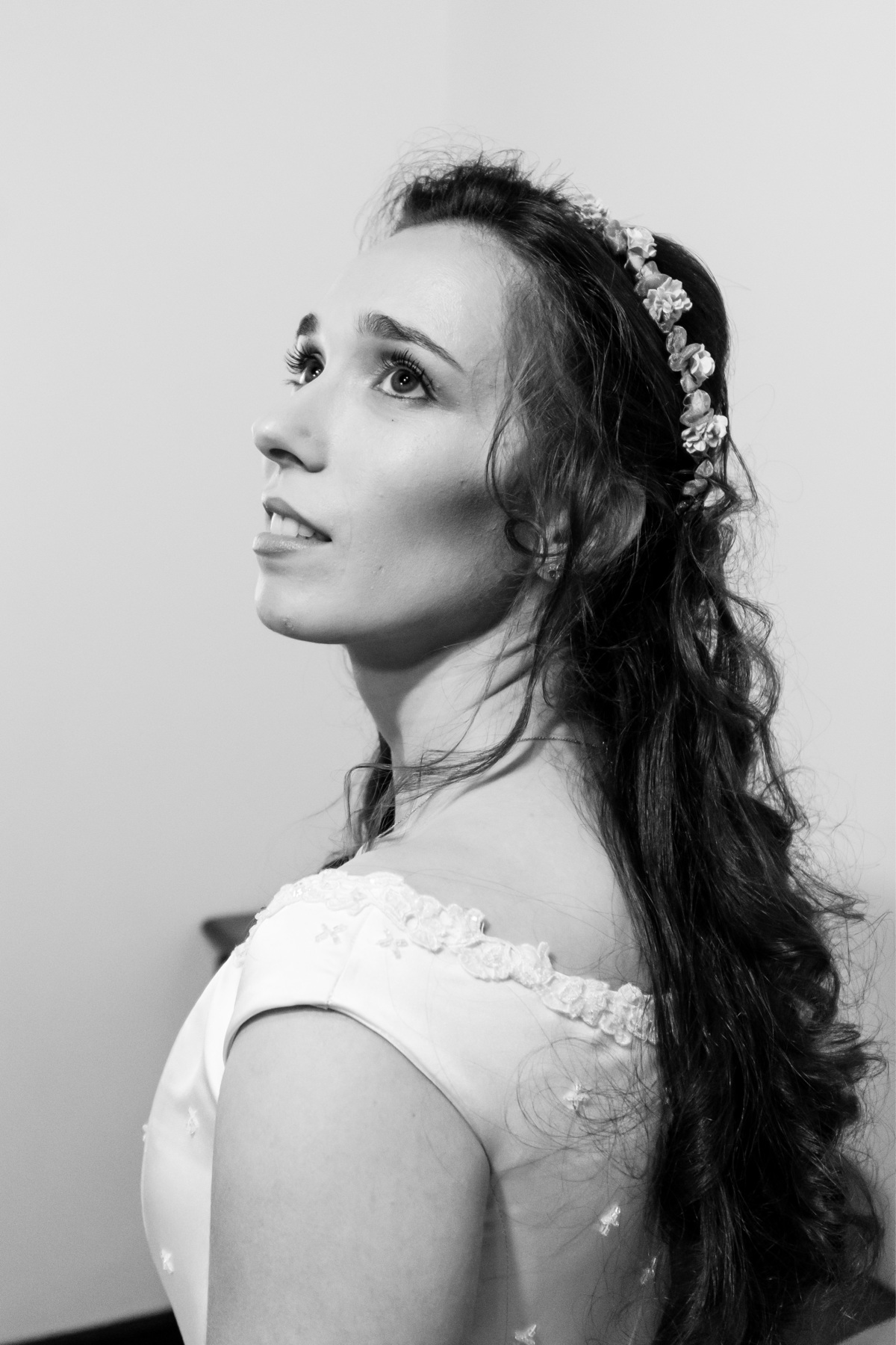 Noiva na fotografia a preto e branco