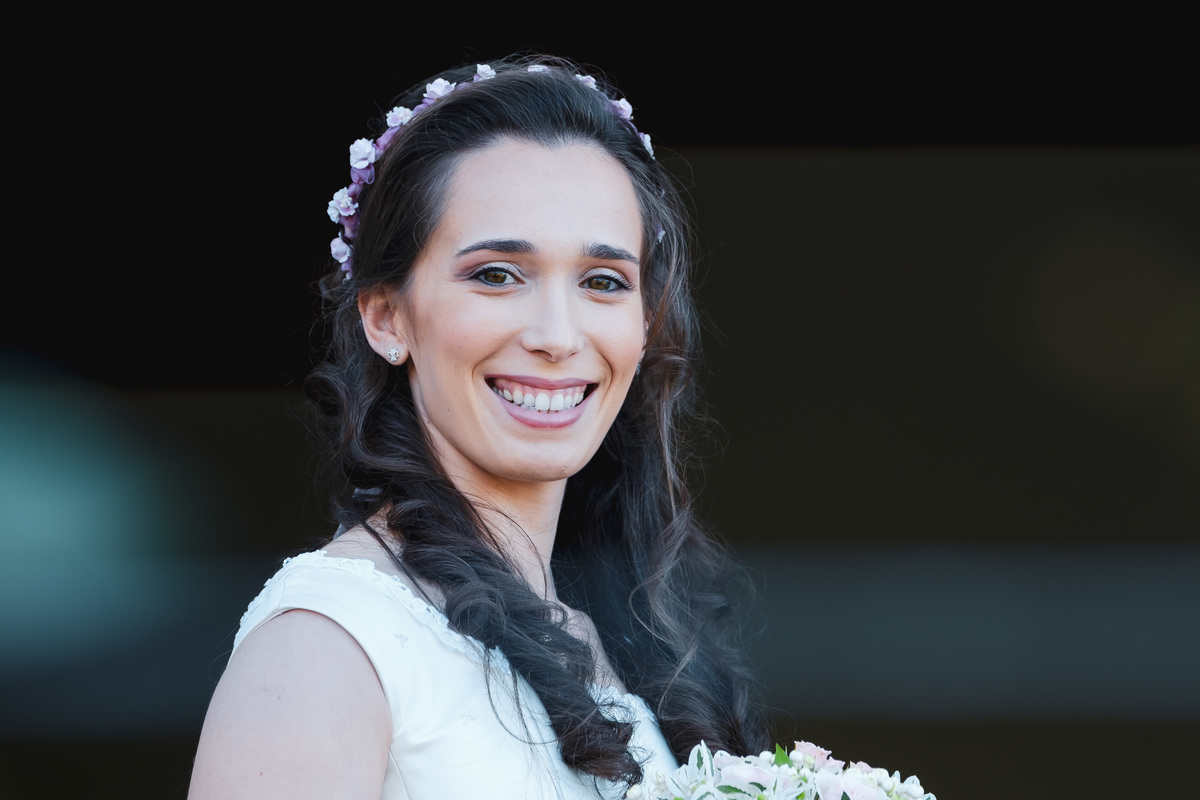Noiva feliz por se casar