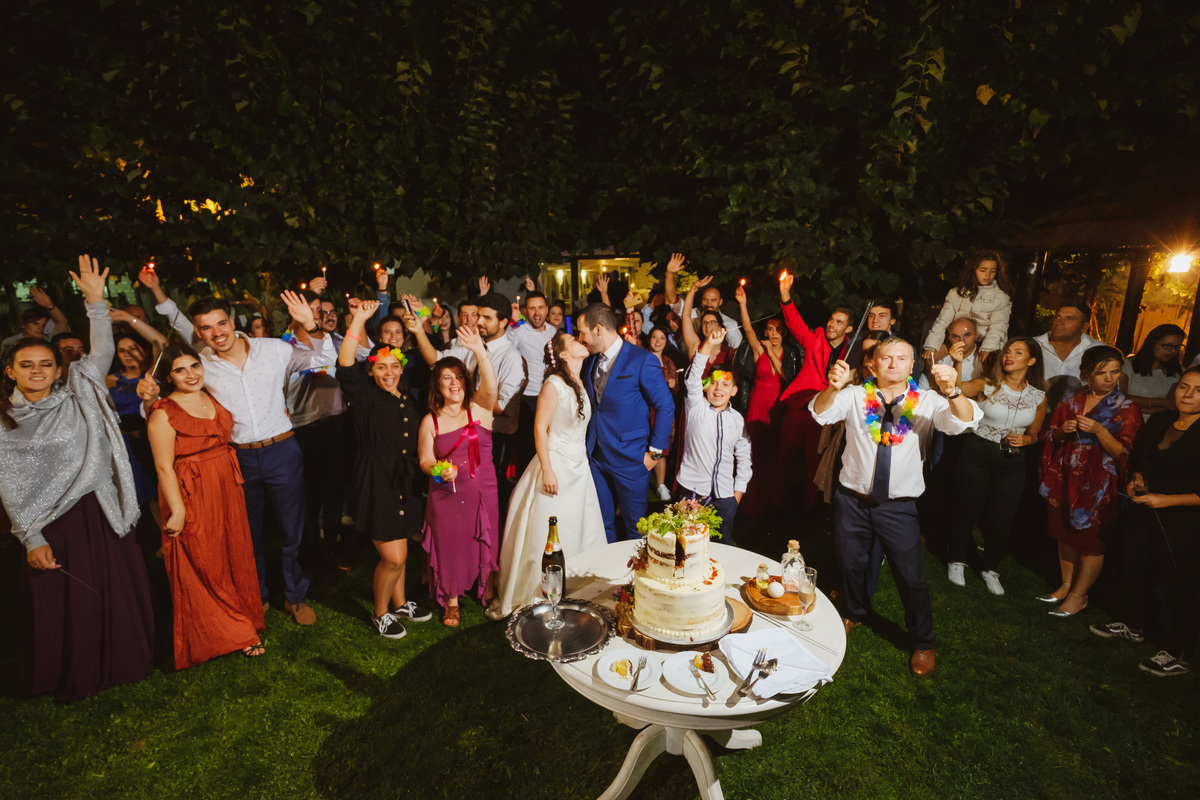 Convidados no corte do bolo