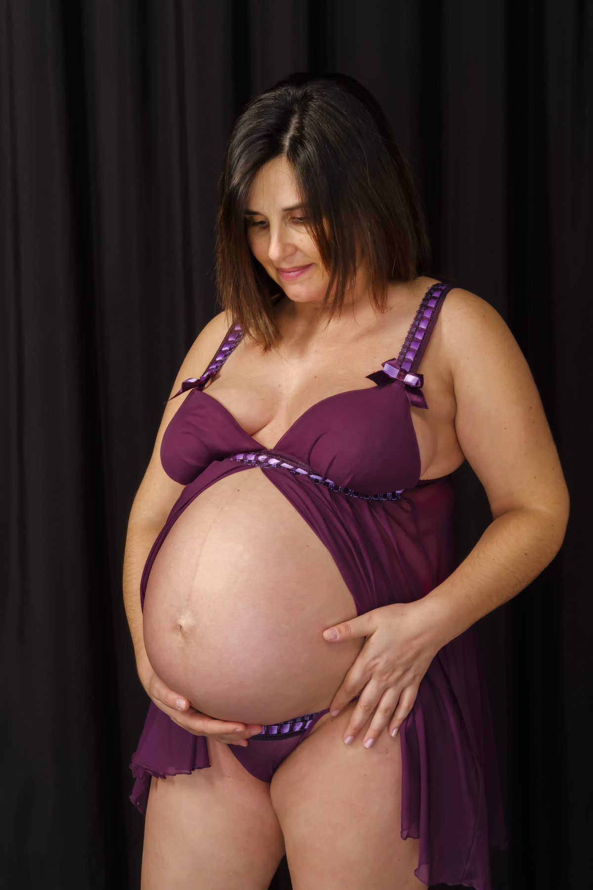 Mãe grávida e feliz