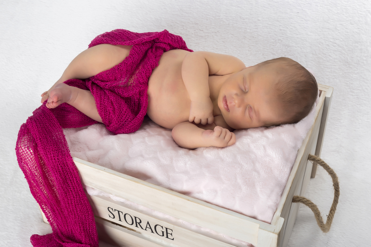 Menina recém-nascida