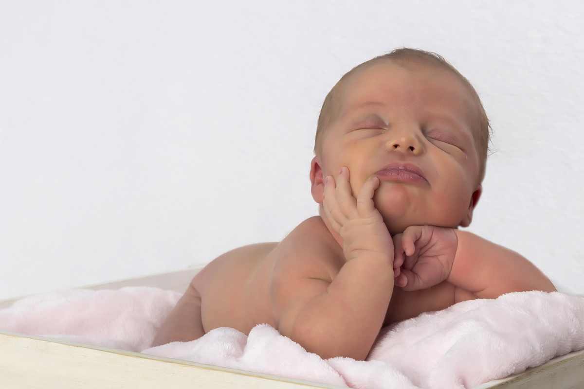 Menina na sessão em Vale de Cambra