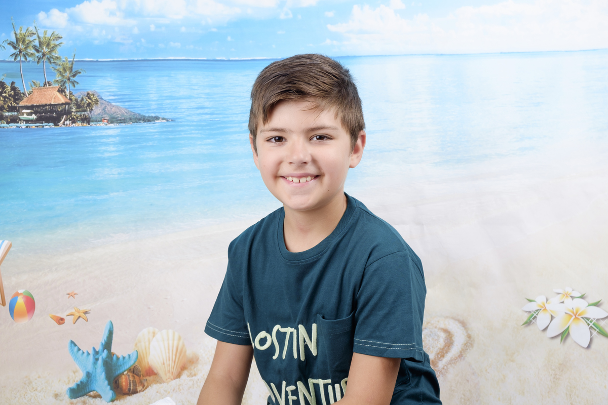 Menino na praia