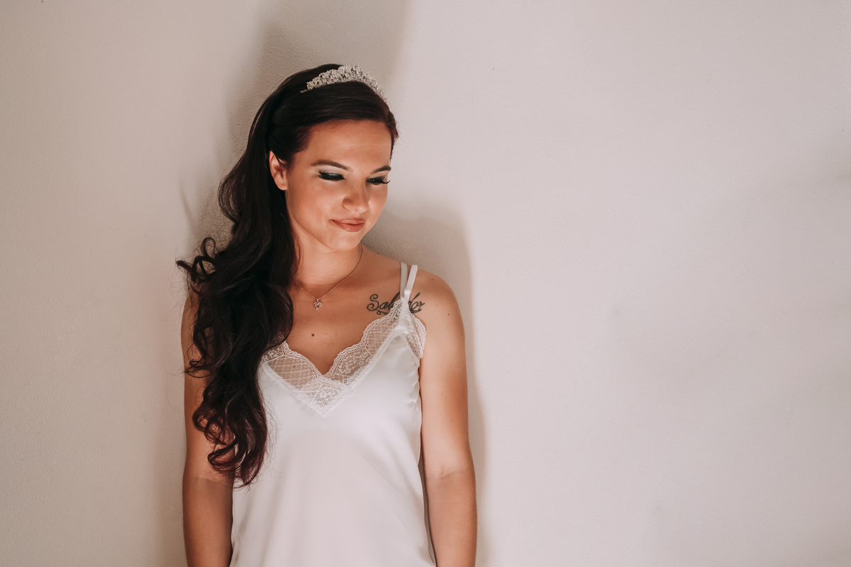 noiva a pensar no seu noivo