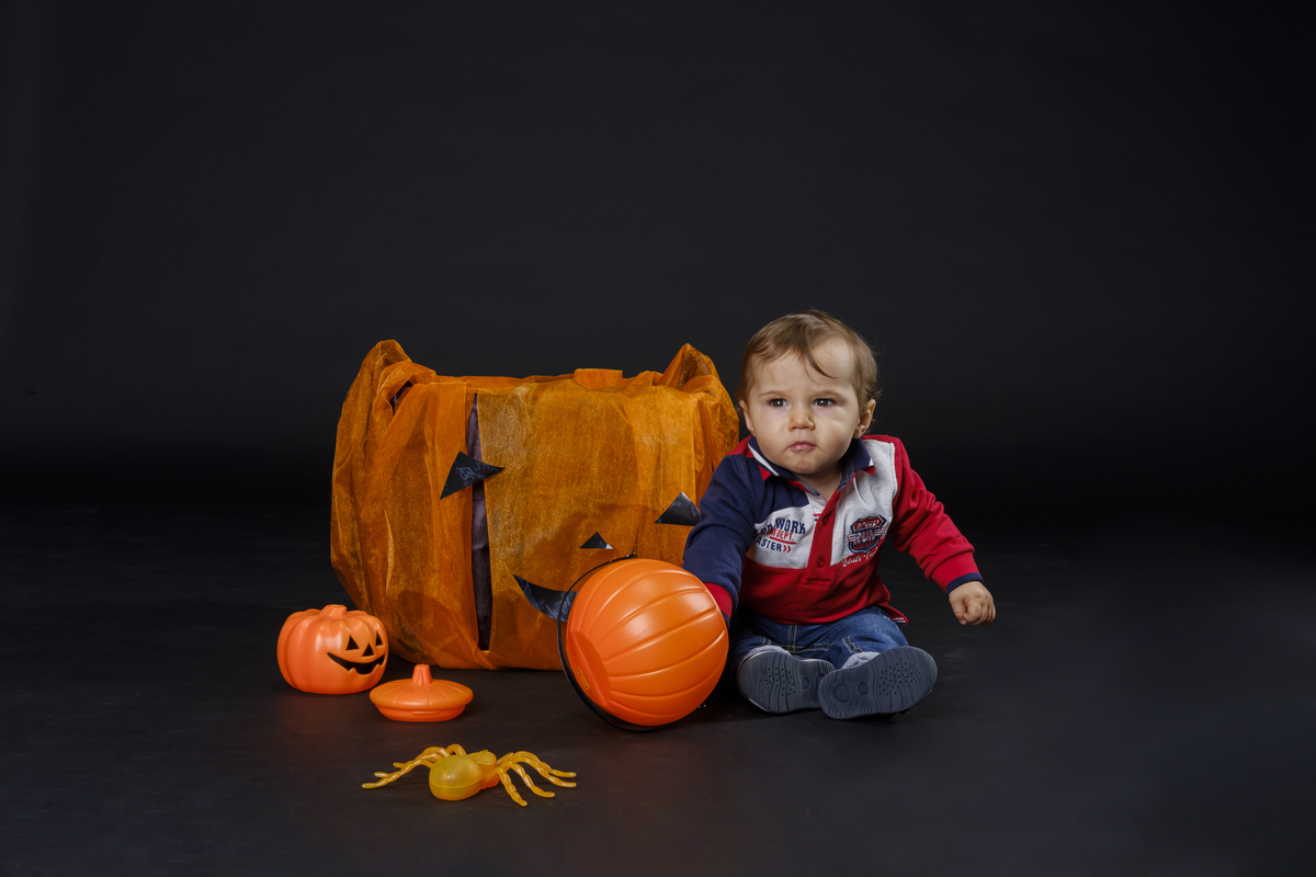 Sessão de halloween do menino
