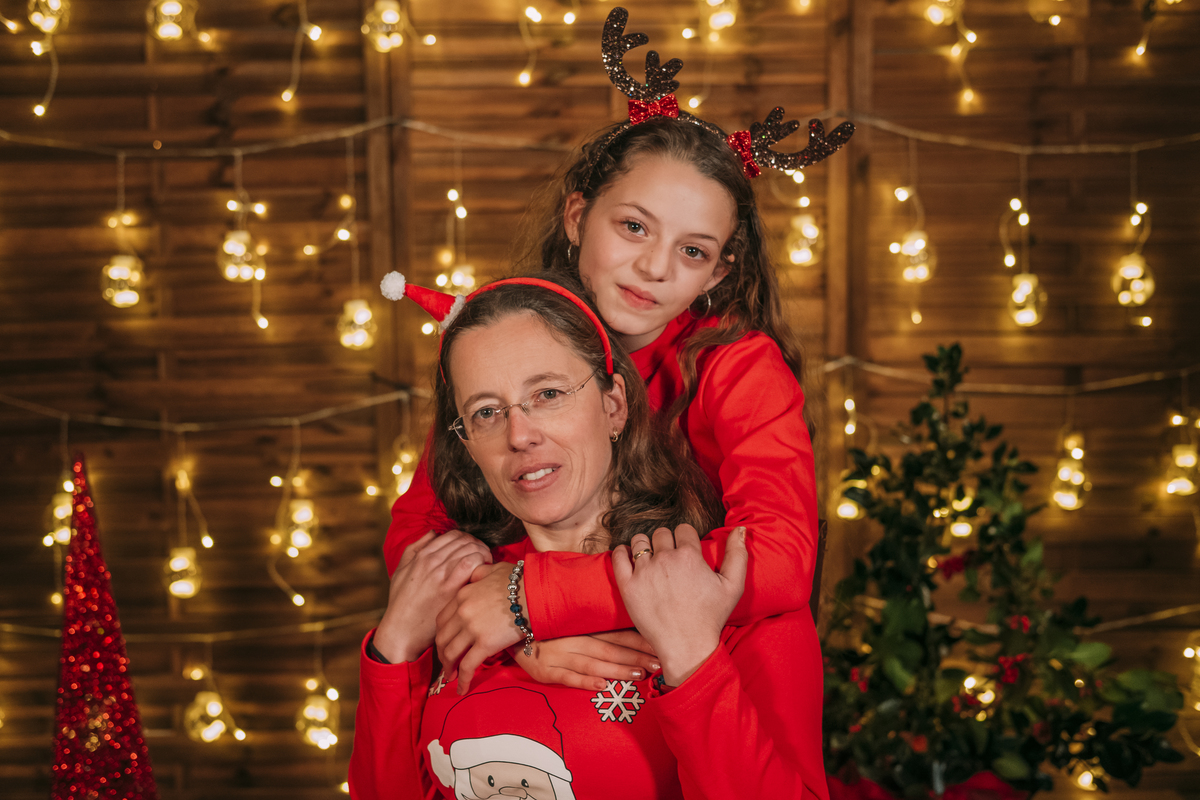 Mãe e filha na sessão fotográfica de natal na Foto David Marques