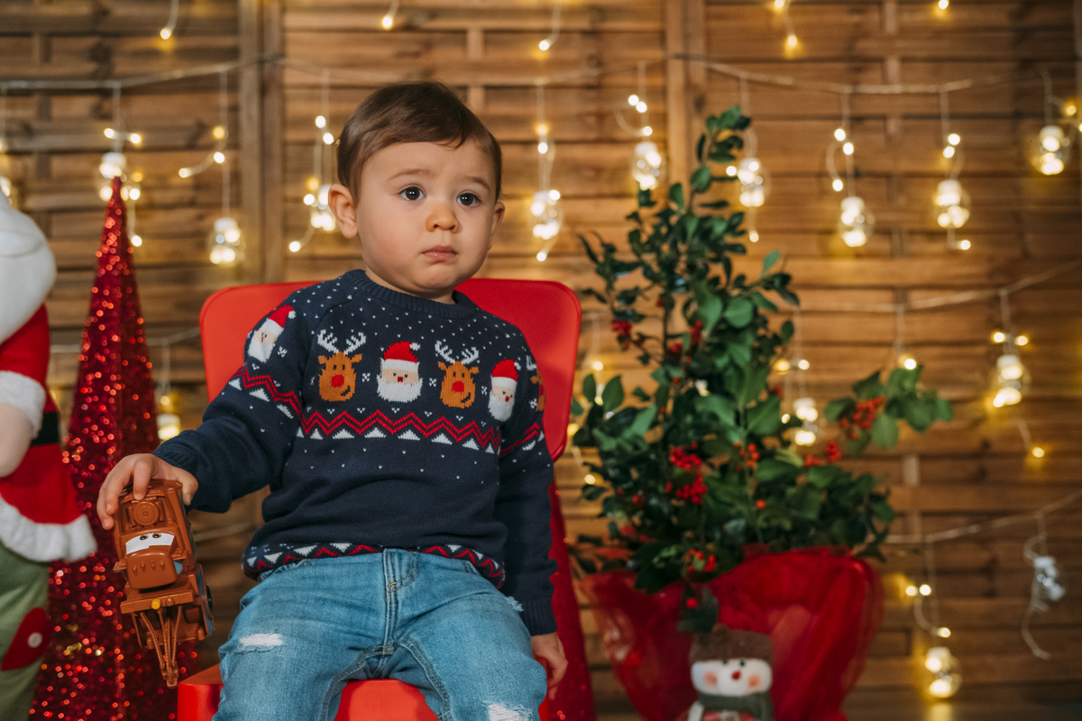 menino na sessão fotográfica