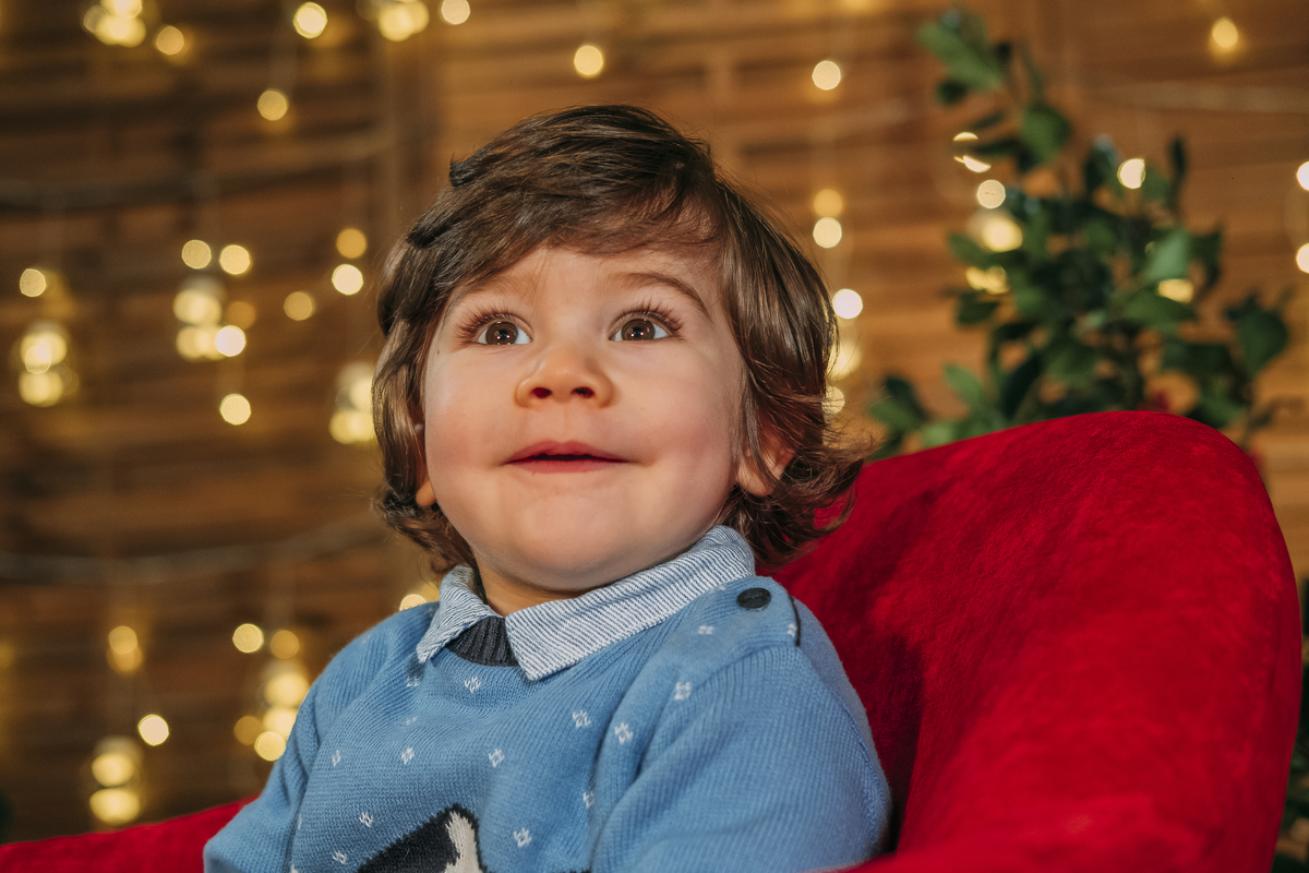 Menino na sessão fotográfica