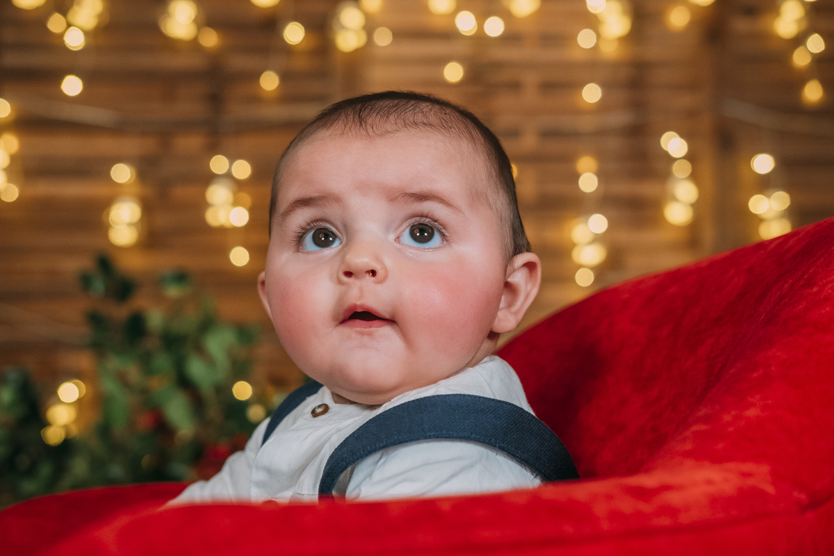 Bebé na sessão fotográfica de Natal em Vale de Cambra