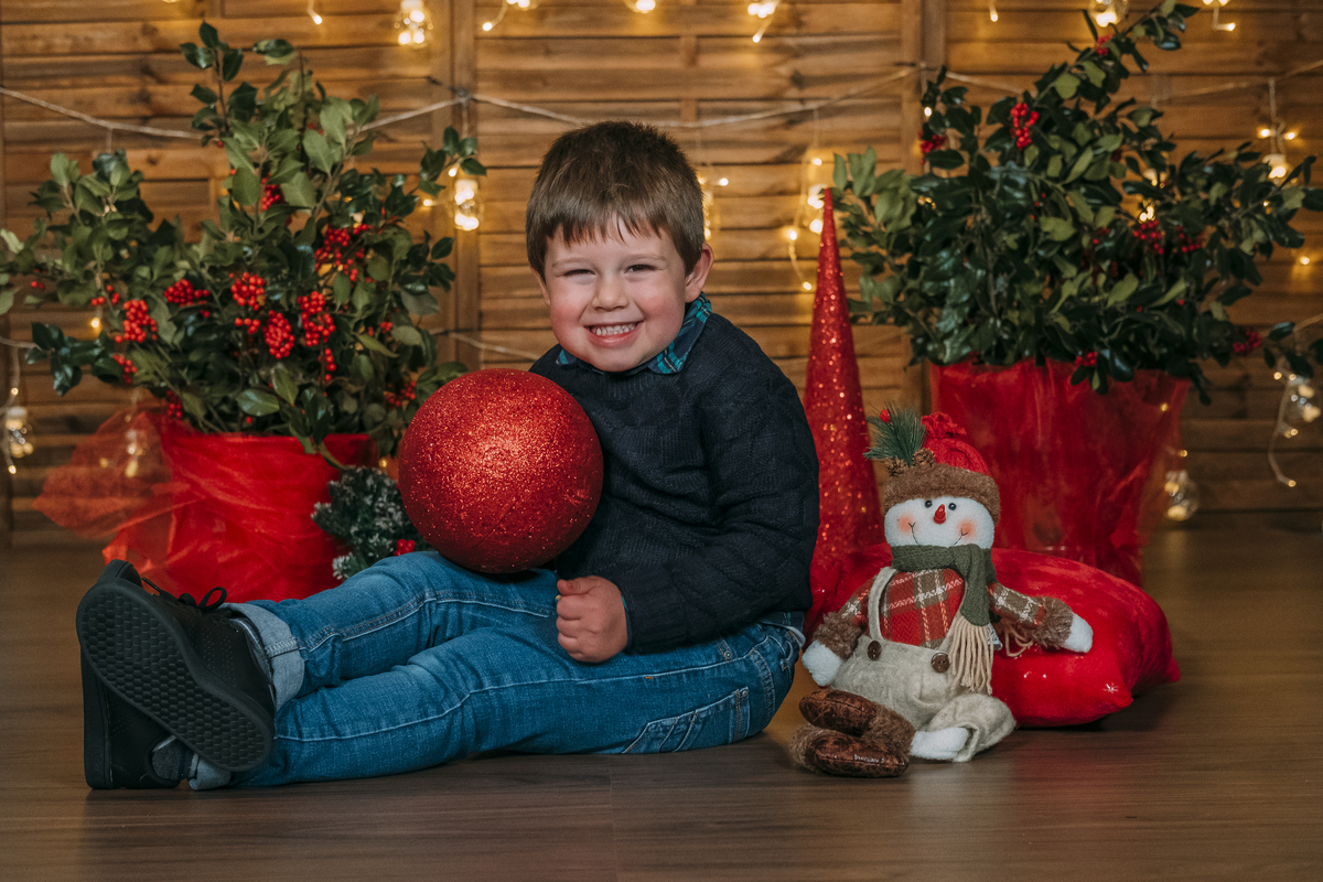 Menino na sessão fotográfica de Natal em Vale de Cambra