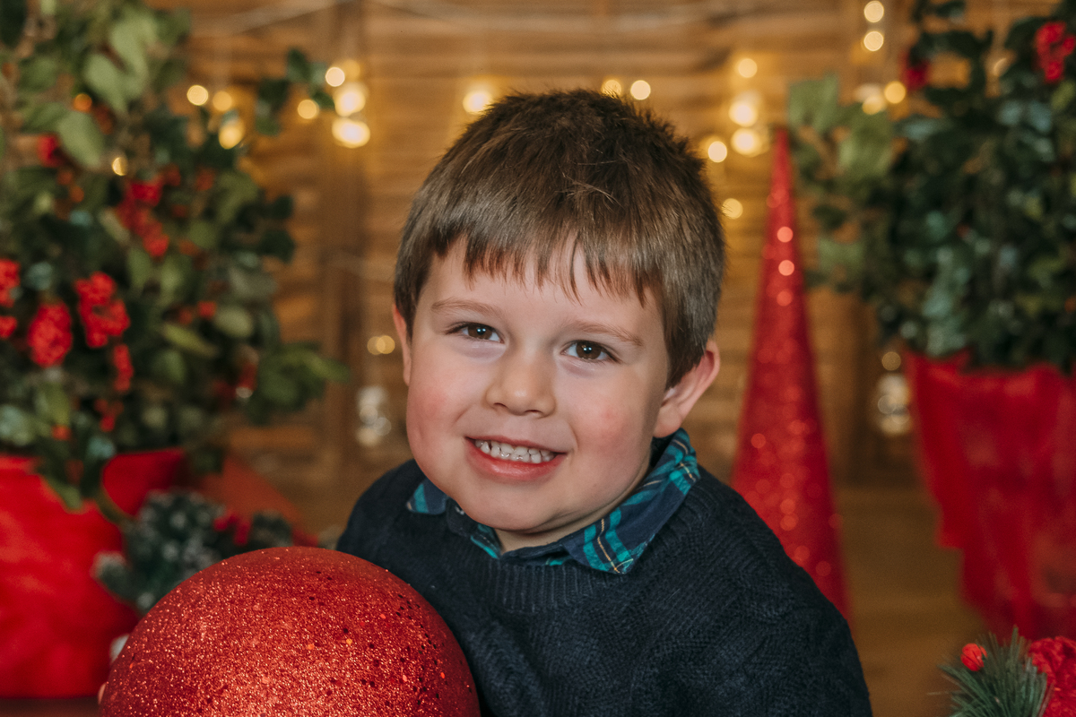 Menino na sessão fotográfica em Vale de Cambra
