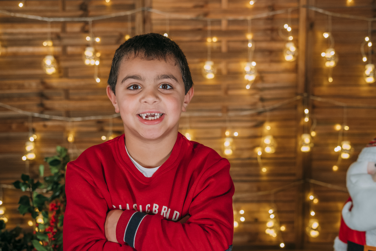 Menino na sessão fotográfica de Natal em Vale de Cambra
