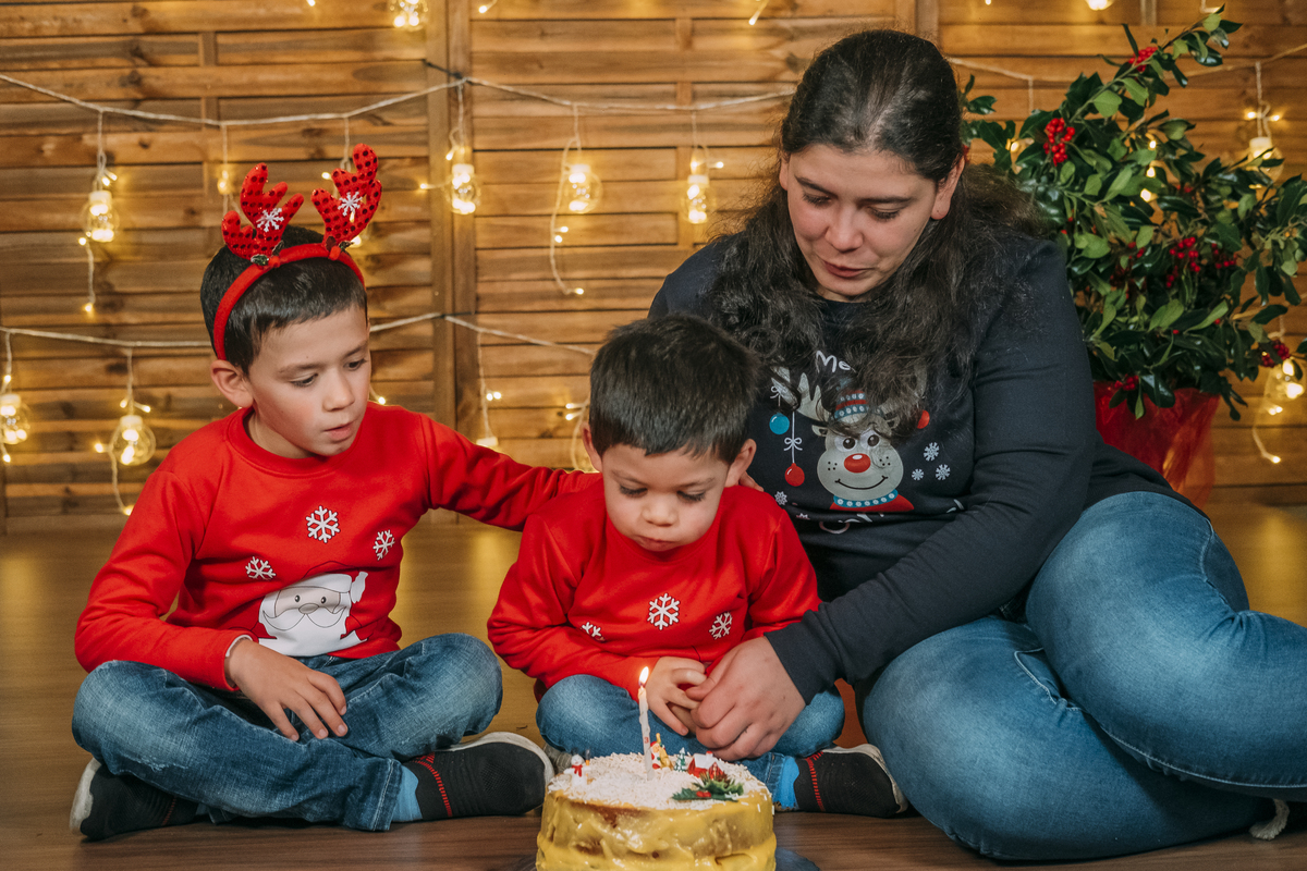 Irmãos na sessão fotográfica de Natal em vAle de Cambra
