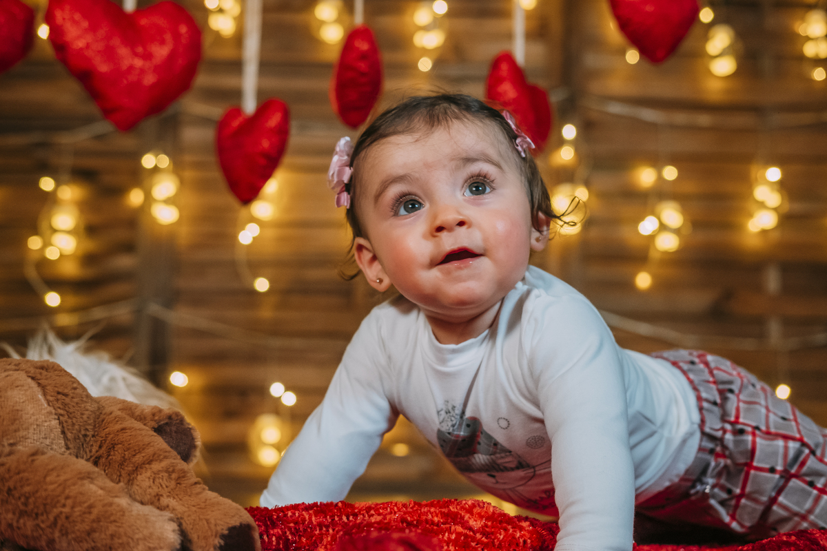 bebé na sessão fotográfica de estúdio em Vale de Cambra