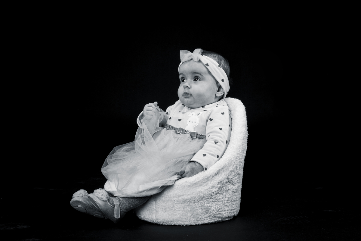 bebé na sessão fotográfica de estúdio em Vale de Cambra