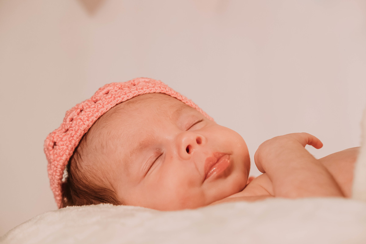 bebé na sessão fotográfica de estúdio em Vale de Cambra