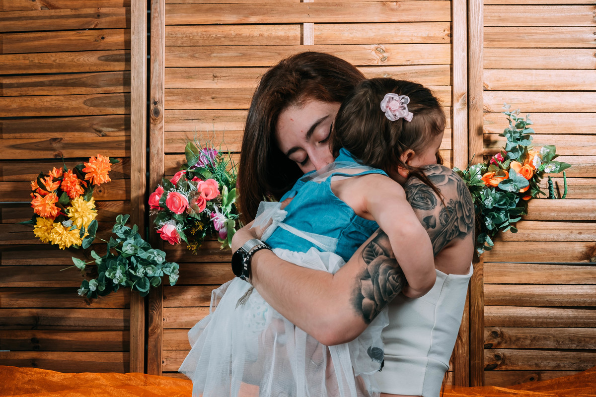 Mãe e filha na sessão de estúdio em Vale de Cambra