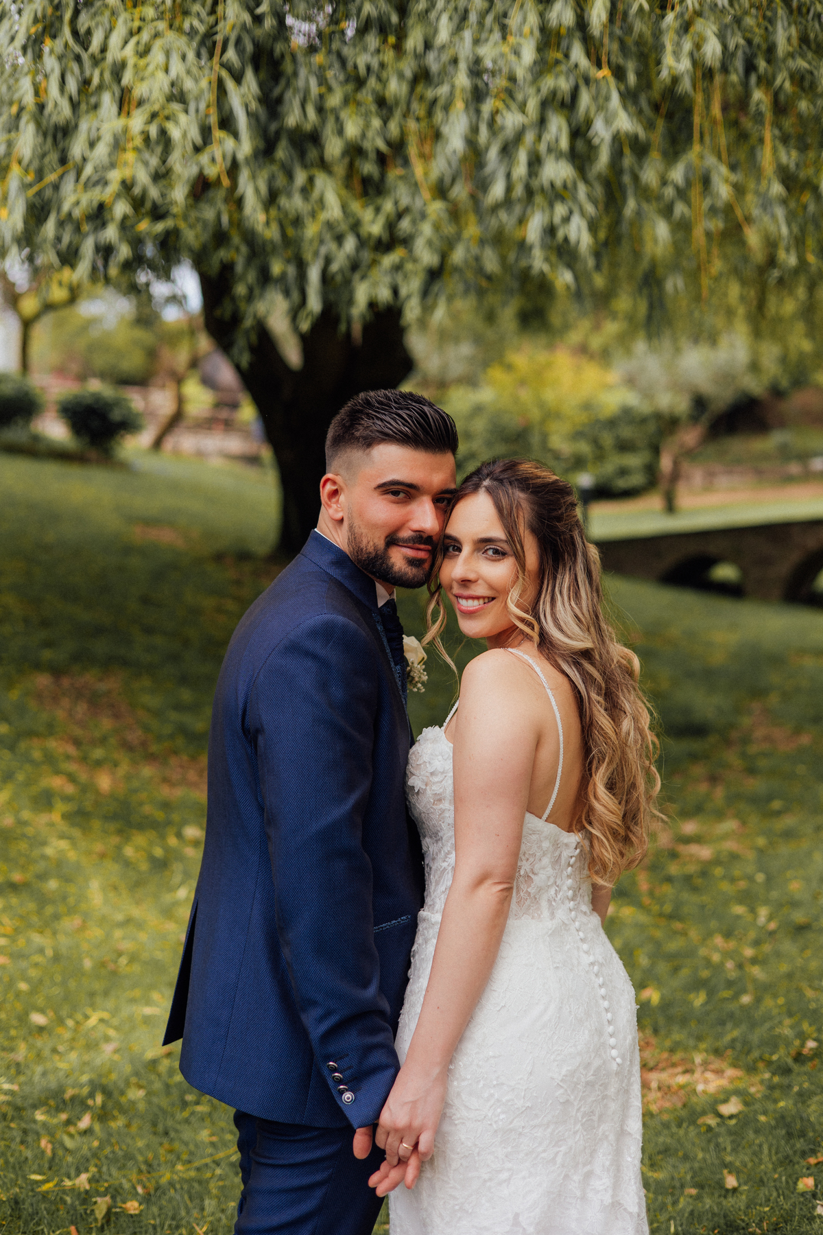 Fotógrafa de casamentos em Valpaços — cerimónia ao ar livre na Quinta Vale de Passos com chuva, emoção e natureza