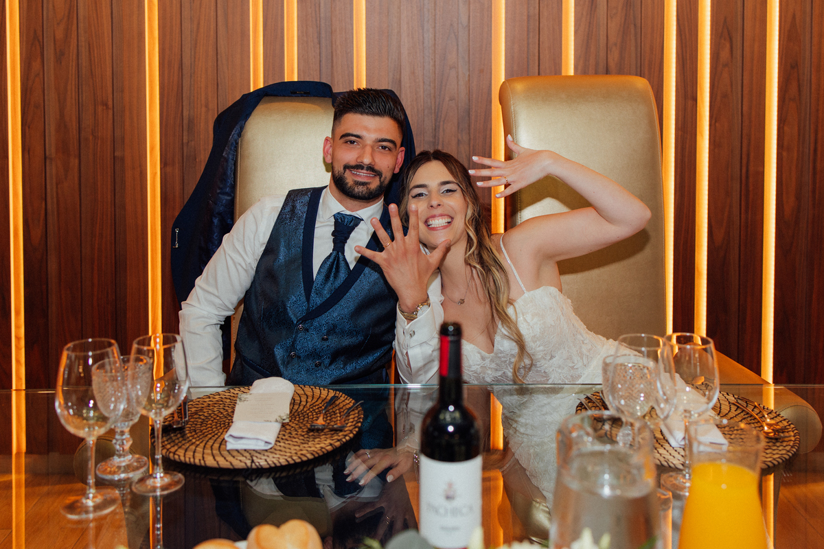 Fotógrafa de casamentos em Valpaços — cerimónia ao ar livre na Quinta Vale de Passos com chuva, emoção e natureza