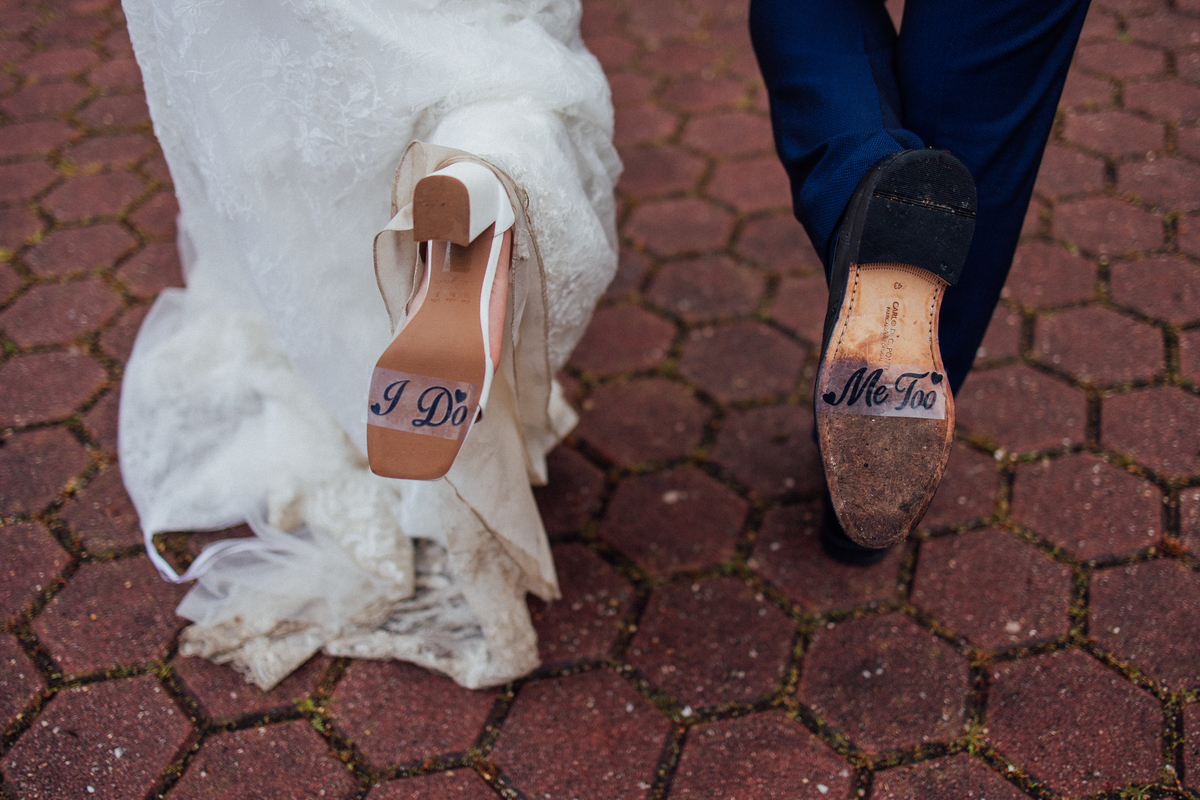 Fotógrafa de casamentos em Valpaços — cerimónia ao ar livre na Quinta Vale de Passos com chuva, emoção e natureza