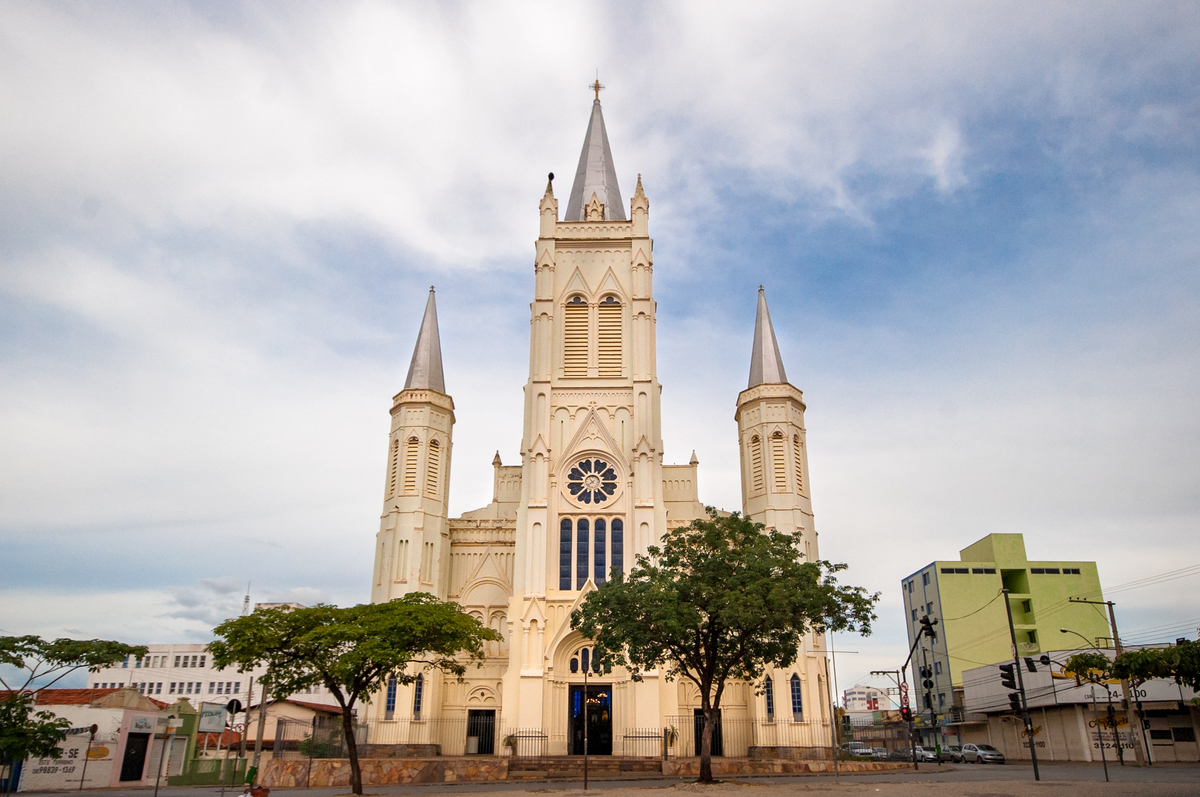 Catedral Metropolitana Nossa Sra. Aparecida - Montes Claros/MG
