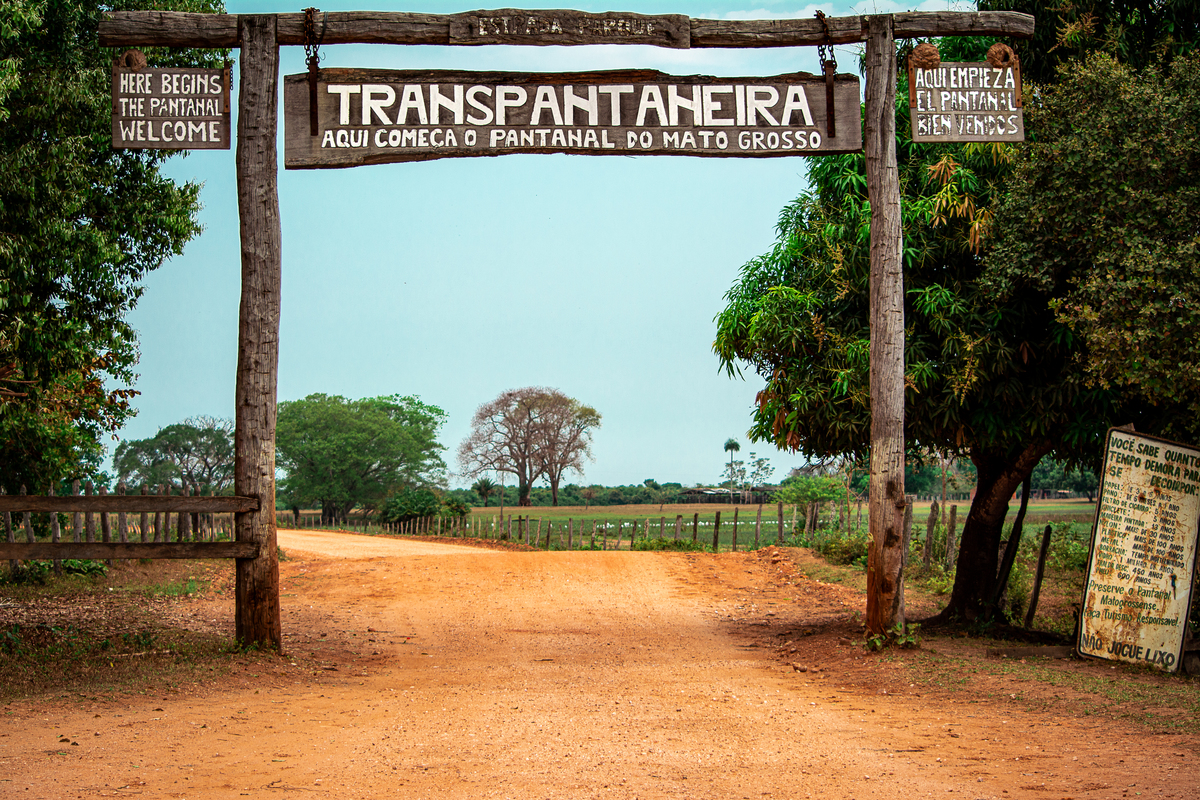 Portal de Entrada - Estrada Parque - Poconé/MT