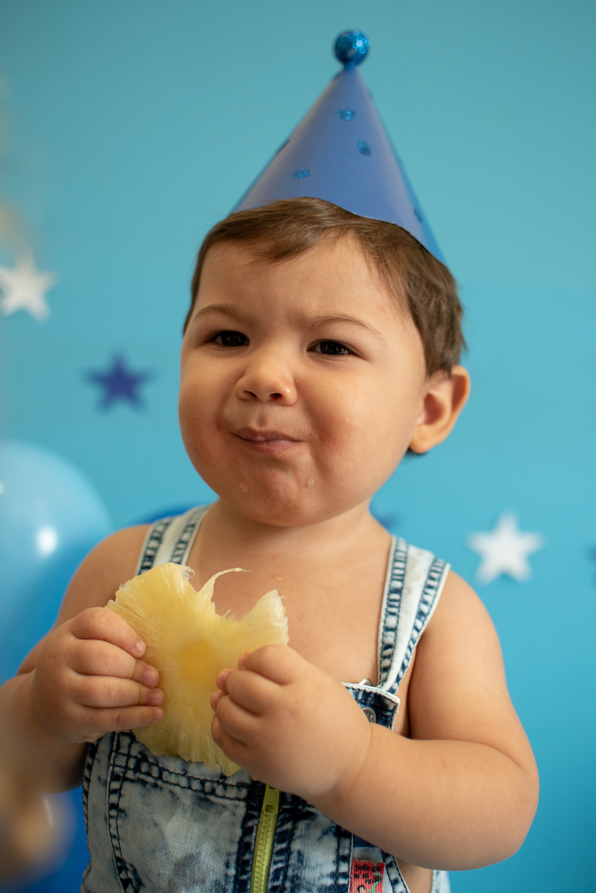 Ensaio do Caio com frutas fotografado por Mariana Teixeira no Rio de Janeiro