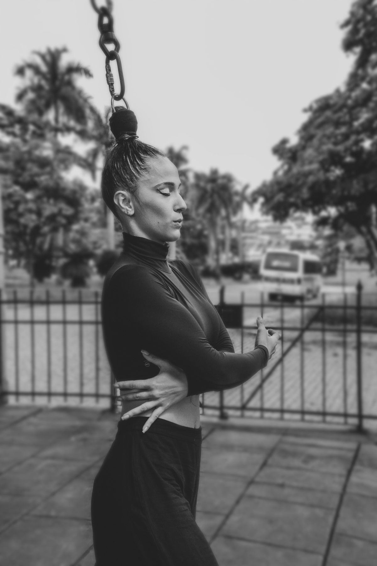 Fotografias de artistas de circo em cenários naturais