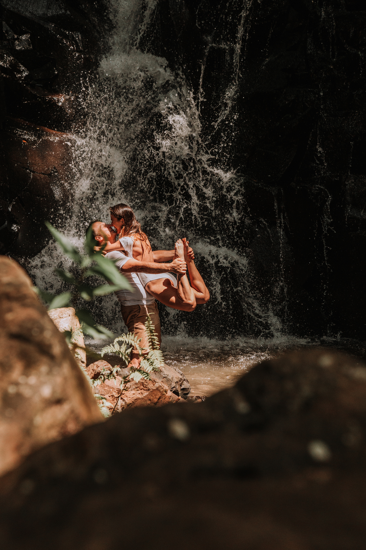 Fotografia artística de artistas circenses em ação