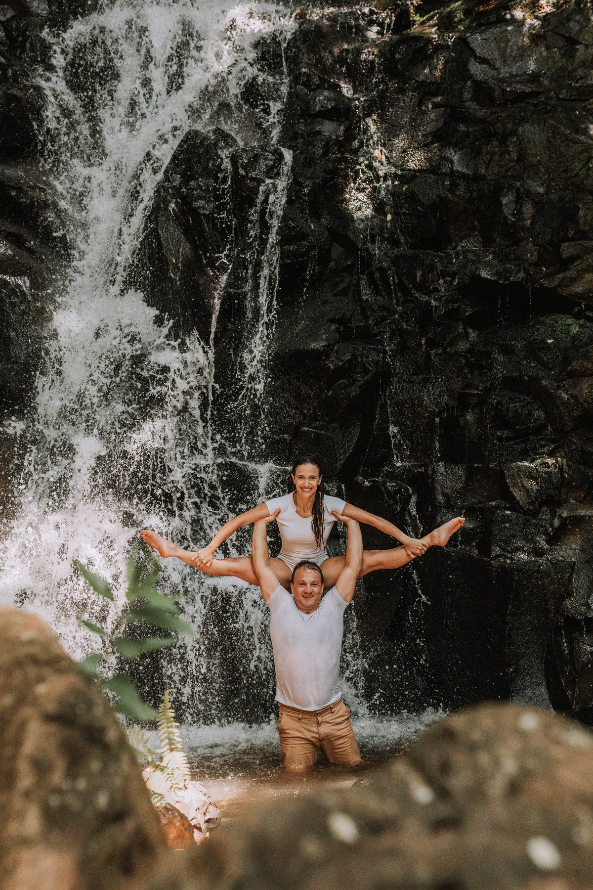 Retratos de malabaristas em cenários deslumbrantes