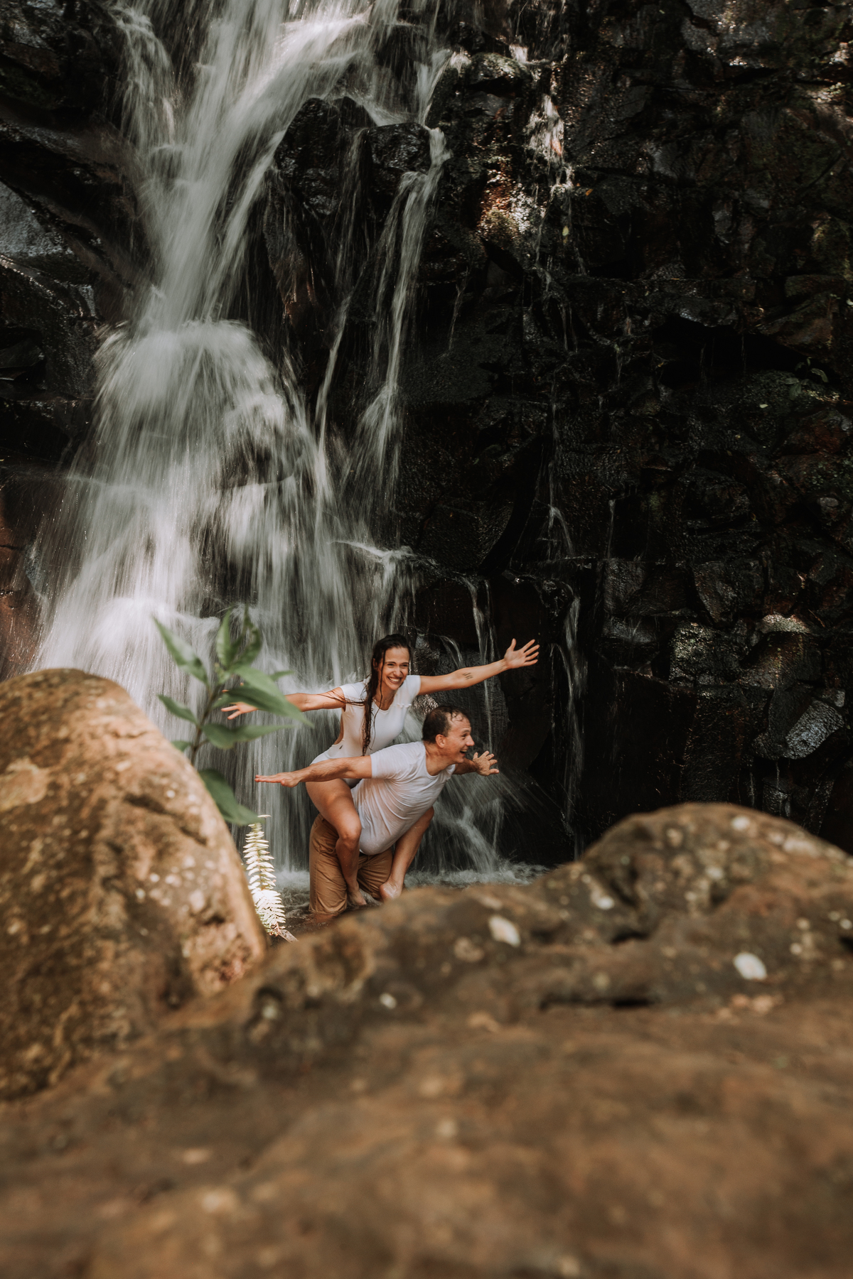 Fotografias de equilibrismo em cachoeiras