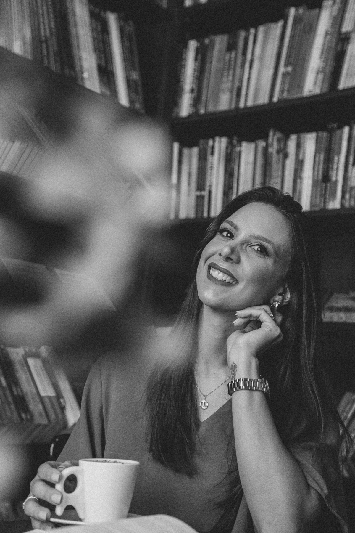 Ensaio fotográfico que celebra a expertise e o conhecimento da Terapeuta Ocupacional