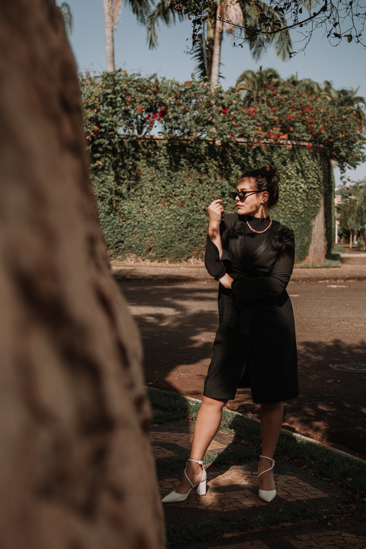 Ensaio fotográfico que destaca o carisma e a influência feminina