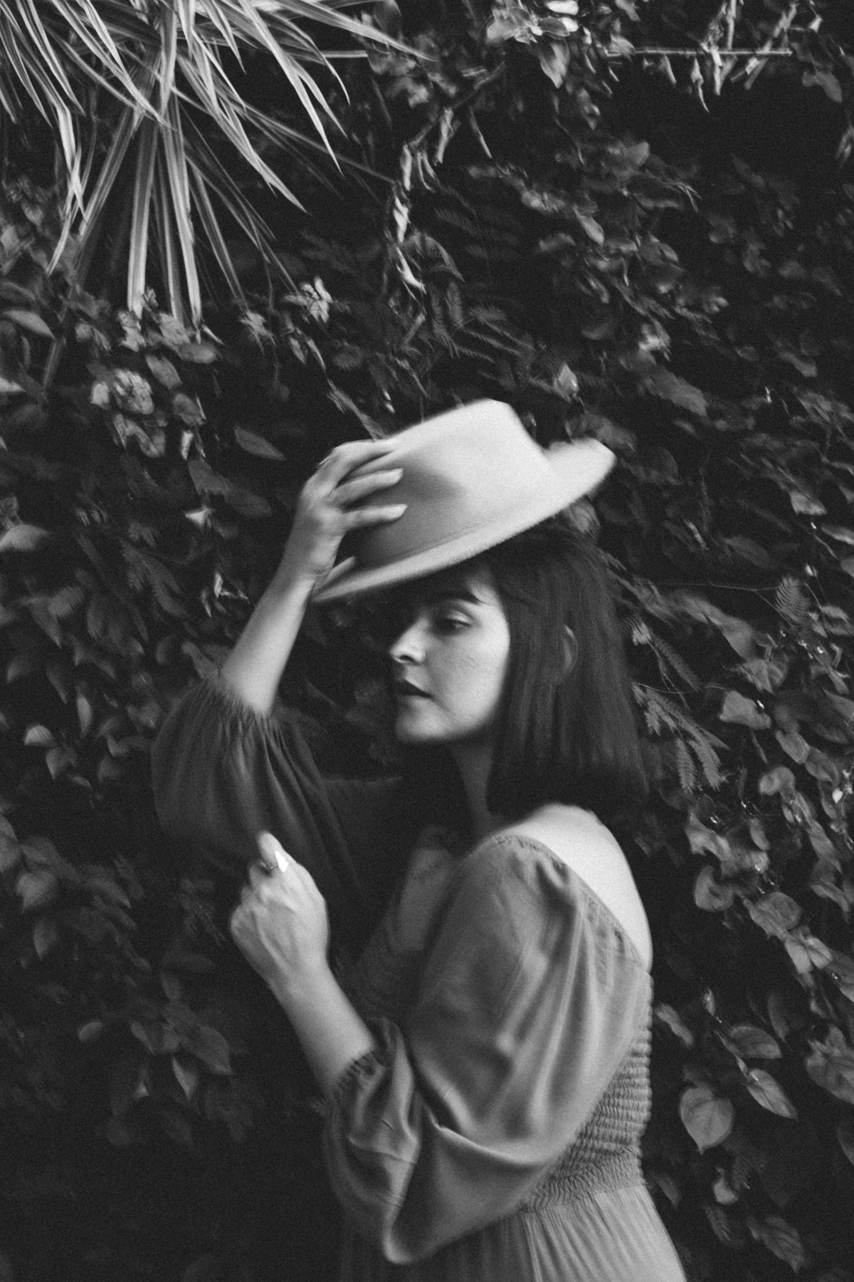 Sessão fotográfica que revela a essência feminina na natureza