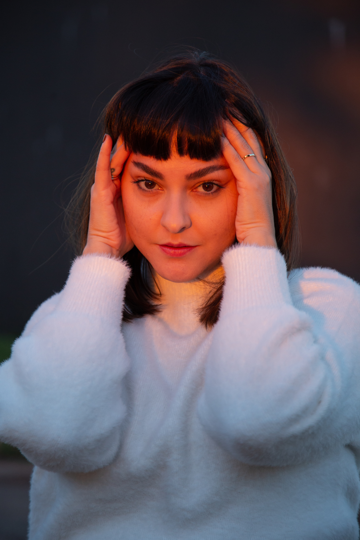 Retratos femininos que capturam a magia e a tranquilidade da natureza