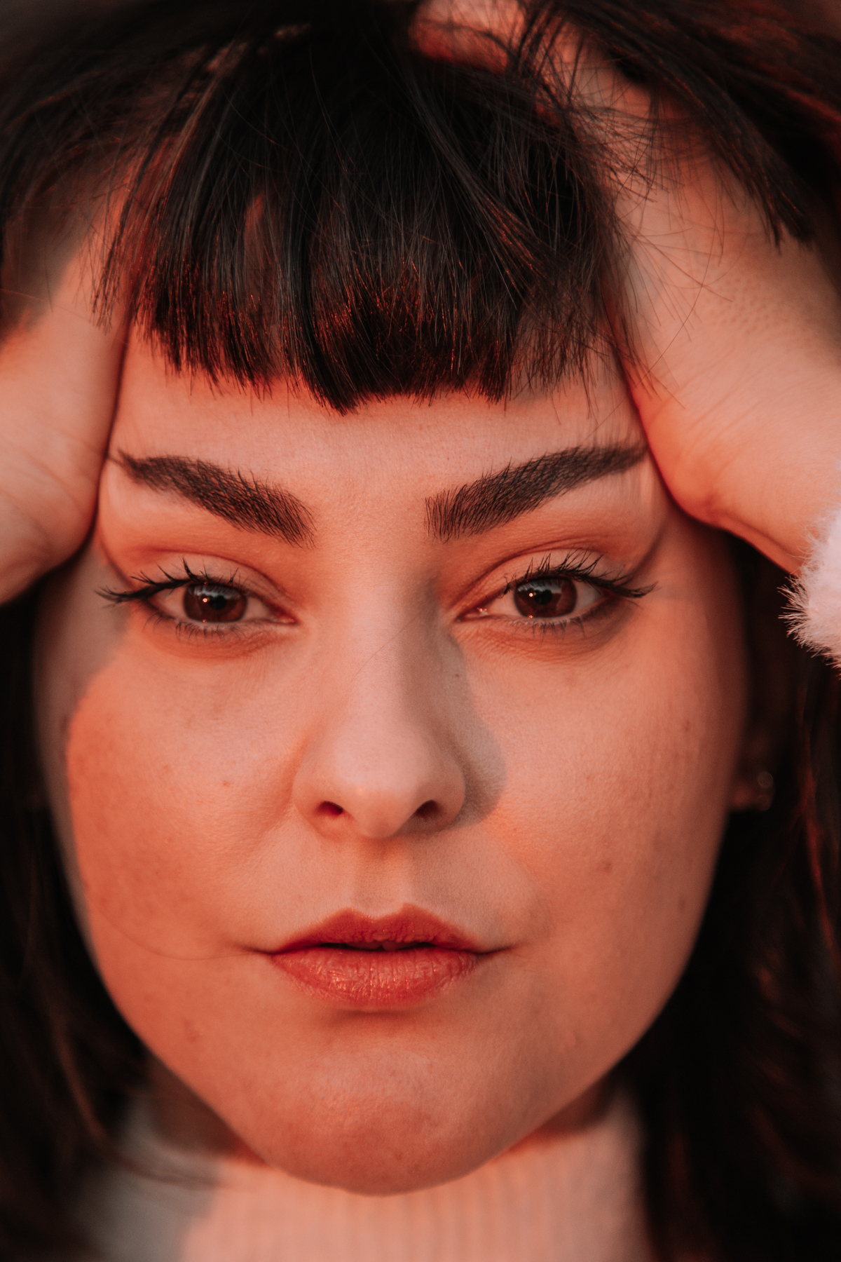 Fotógrafa especializada em capturar a beleza e a força feminina em ambientes naturais