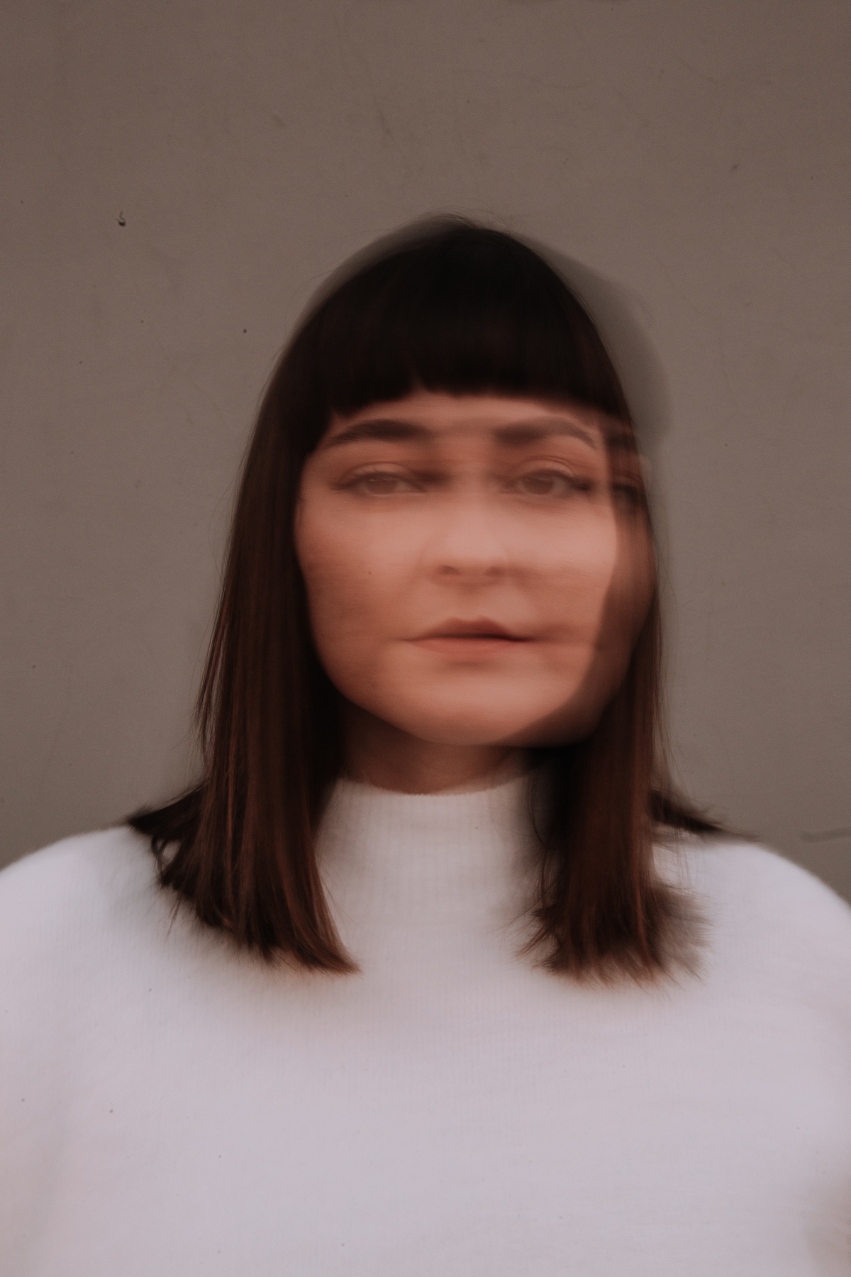 Fotografia profissional que captura a essência feminina na natureza