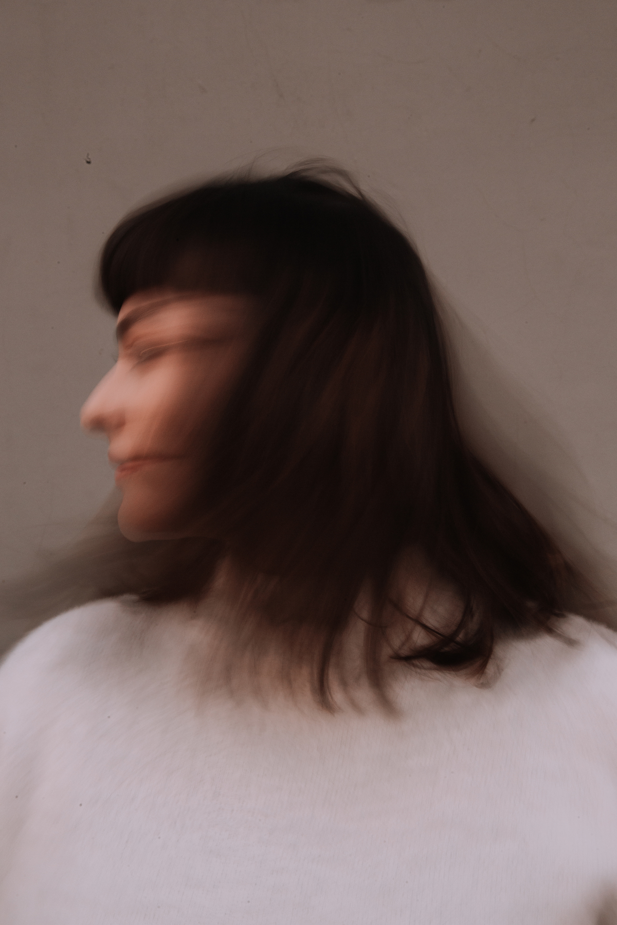 Sessões fotográficas que destacam a conexão das mulheres com o meio ambiente